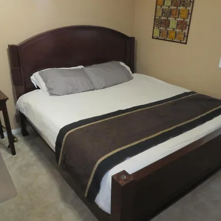 Atlanta Hartsfield Airport Guesthouse - Netflix Disney Amzn